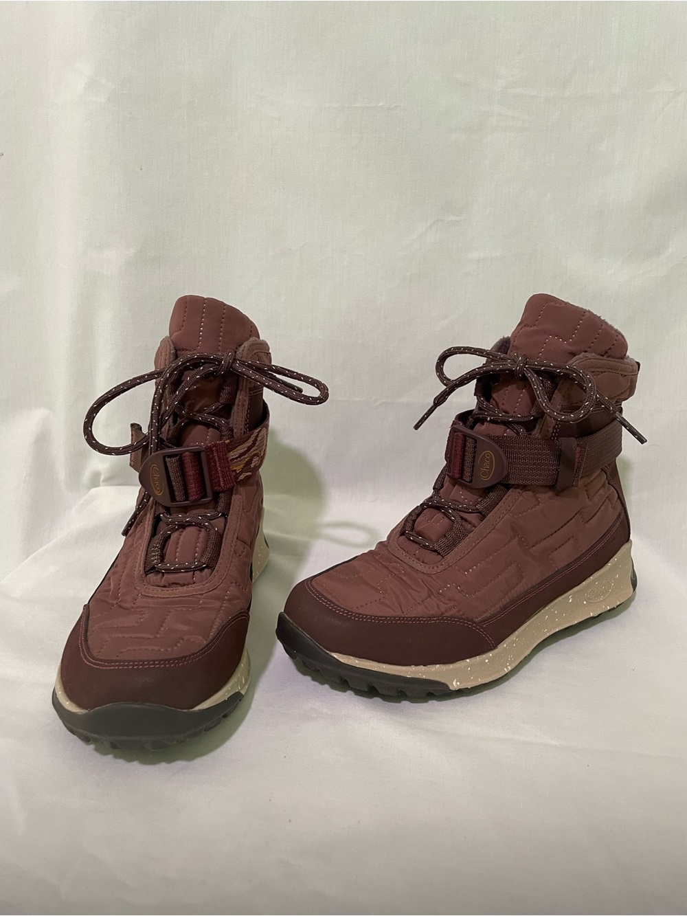 Chaco Borealis Women’s Burgundy Waterproof Winter Boots Size 7, EUR 38